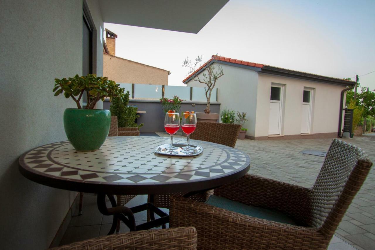 Apartman Nebo Pula Exterior photo
